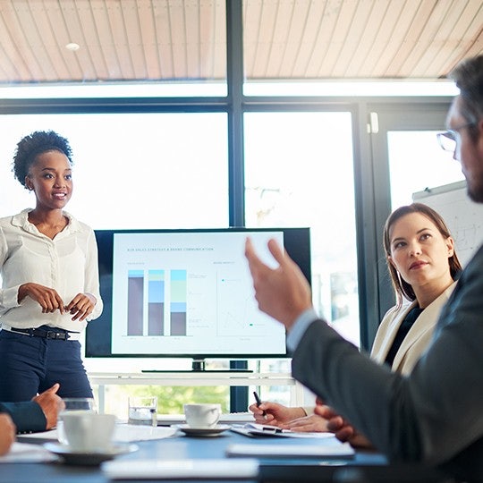 groep collega's in een vergadering