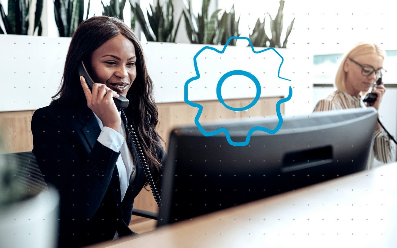 Receptionistes spreken met klanten