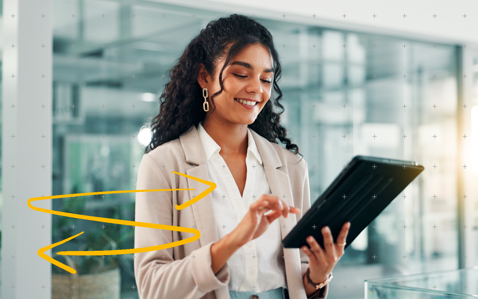 Medewerker Tender en Sales Support Medewerker met tablet