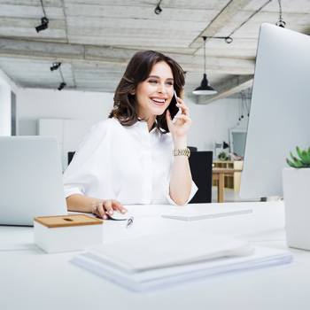 USB-kaartlezers lachende-vrouw